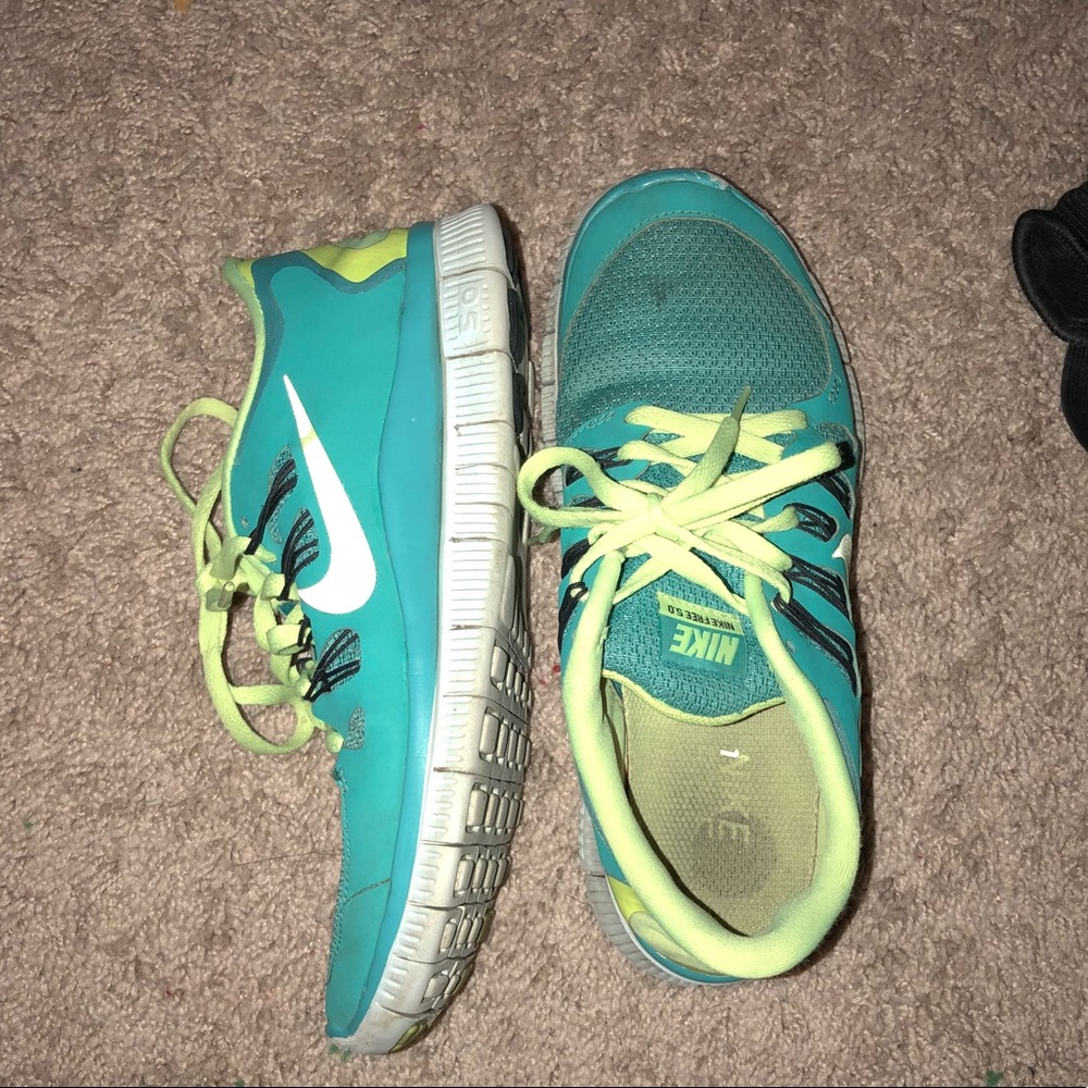 Nike tennis shoes